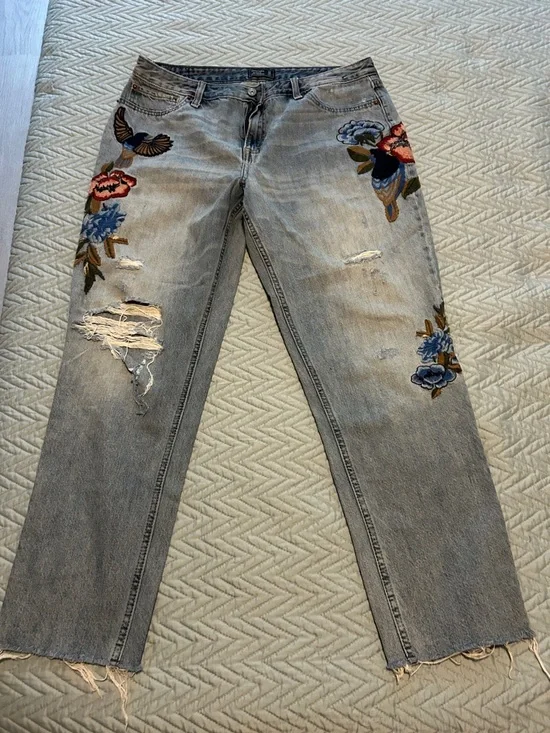 Bohemian Abercrombie&Fitch distressed and embroidered Jeans size 14 - Picture 2 of 4